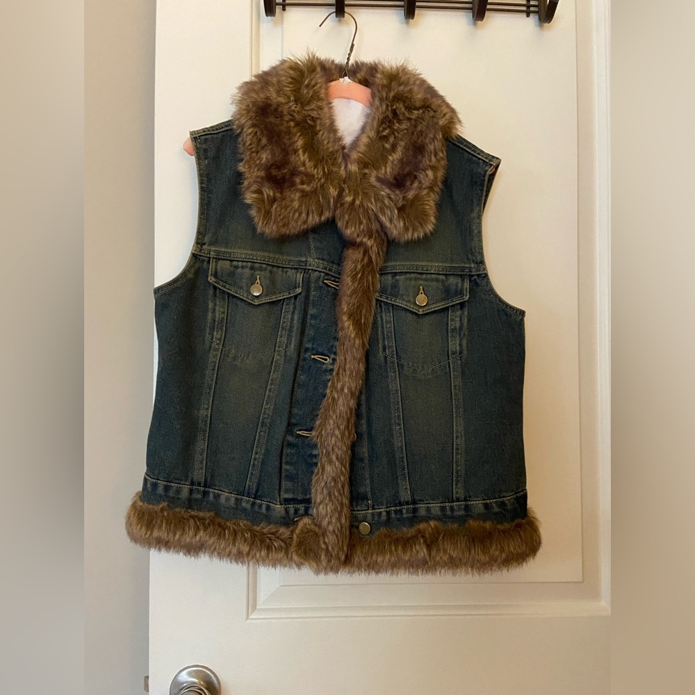 Ladies Medium Denim Faux Fur trimmed Vest